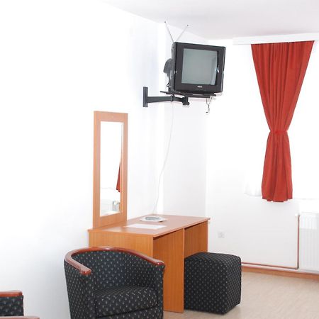 וראנג'ה M Garni Hotel מראה חיצוני תמונה