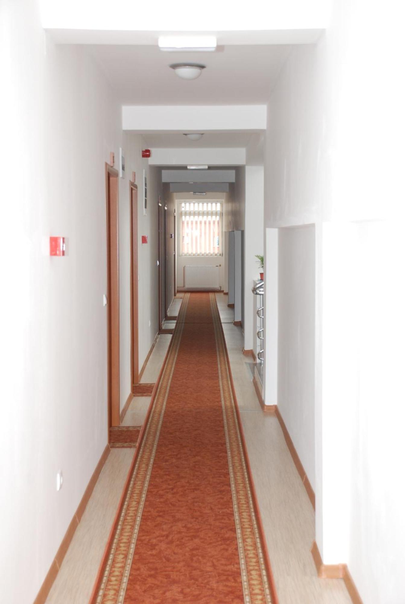 וראנג'ה M Garni Hotel מראה חיצוני תמונה