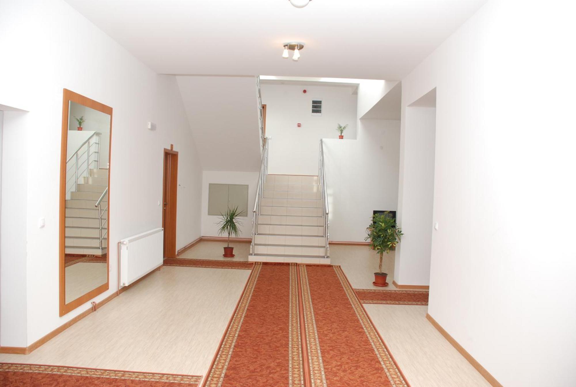 וראנג'ה M Garni Hotel מראה חיצוני תמונה