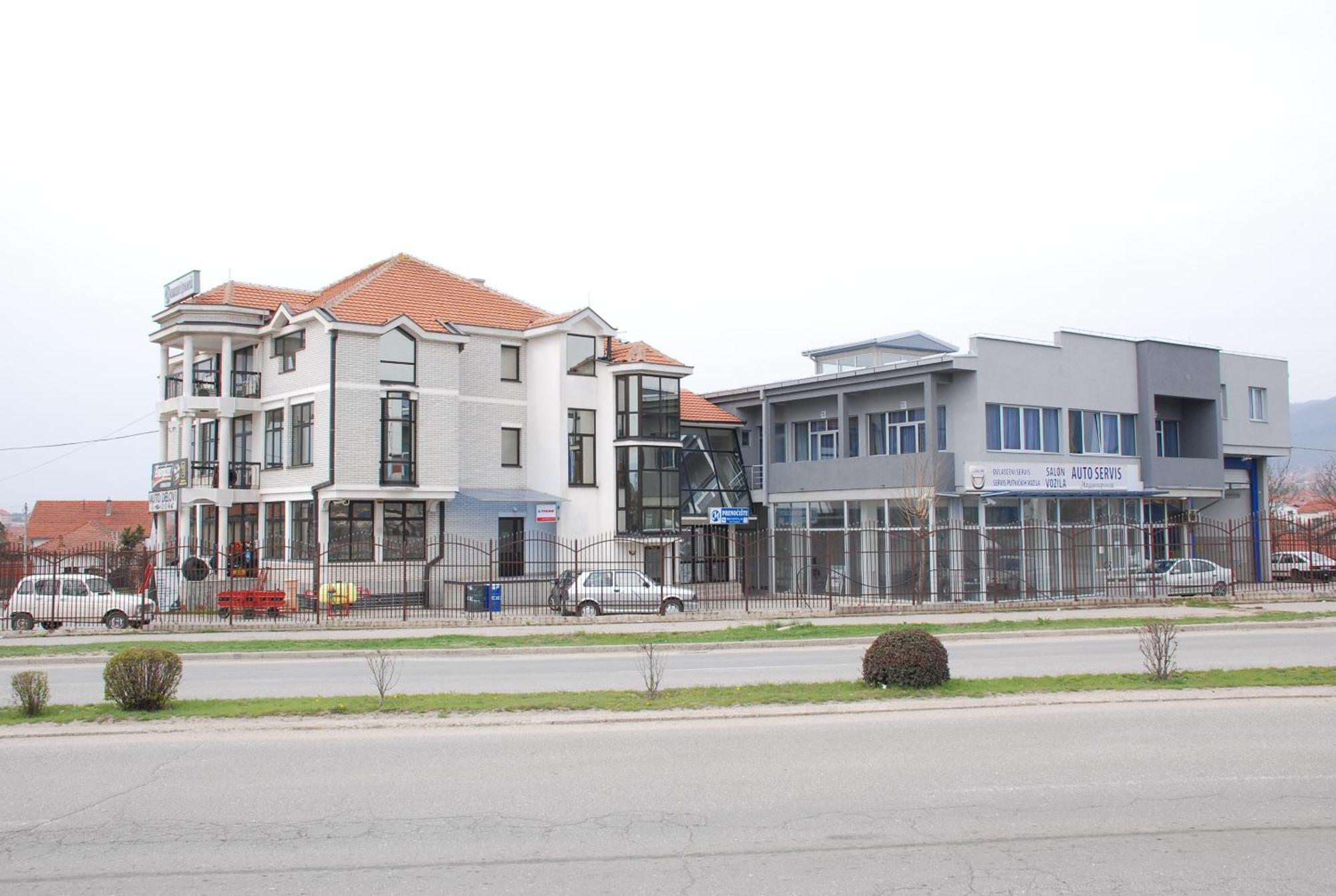וראנג'ה M Garni Hotel מראה חיצוני תמונה