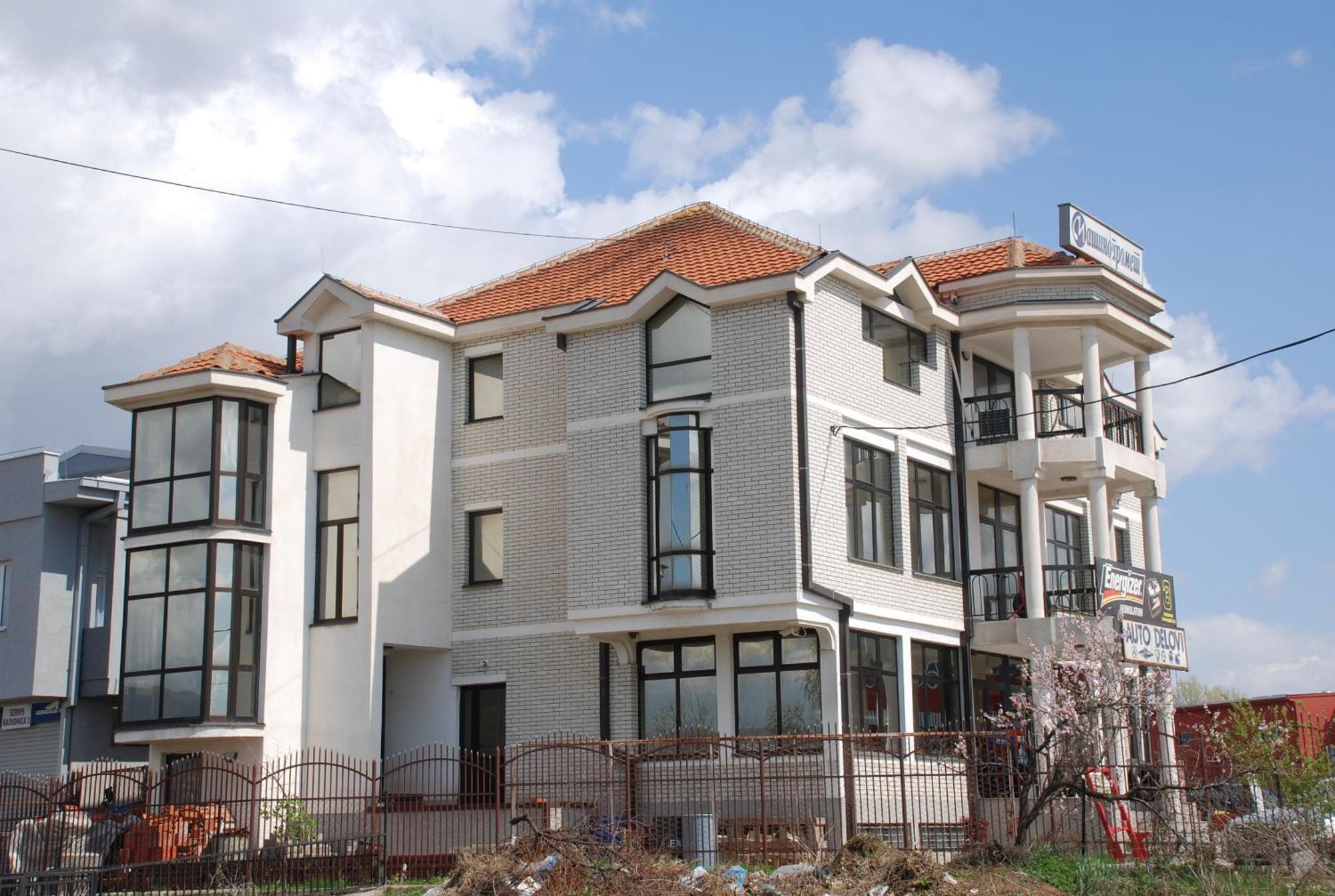 וראנג'ה M Garni Hotel מראה חיצוני תמונה